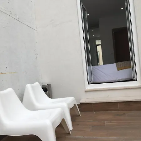White 公寓